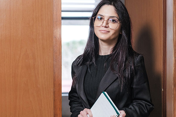 Si funksionon procesi i akreditimit?
